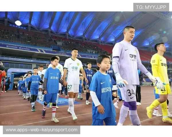 北京国安遭扣除5分重罚，茹子楠加盟提升防线轮换厚度